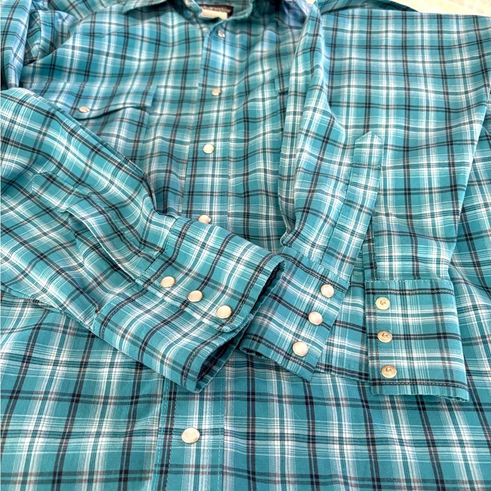 Wrangler vintage western XLG pearl snap yoke shoulders Long sleeve. Blue…